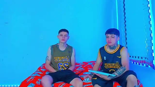 Snapshot of HOT_boy2025 chatting on December 13, 3:11 pm HOT boy2025 online show from December 13, 3:11 pm