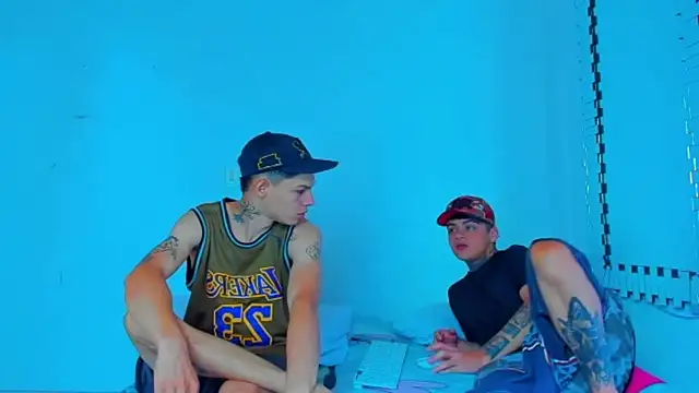 Snapshot of HOT_boy2025 chatting on January 31, 2:39 pm HOT boy2025 online show from January 31, 2:39 pm