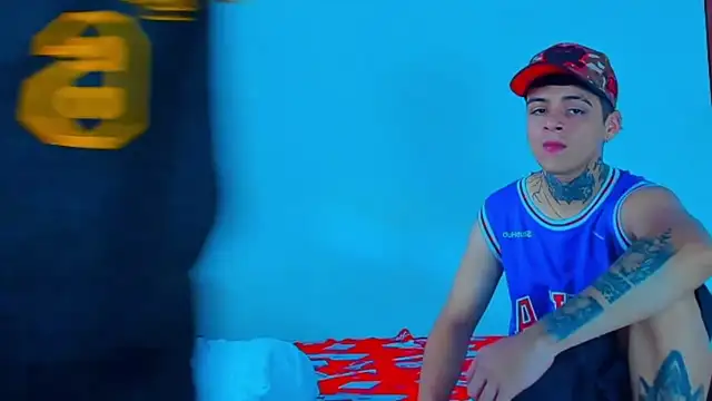 Snapshot of HOT_boy2025 chatting on March 22, 7:09 pm HOT boy2025 online show from March 22, 7:09 pm