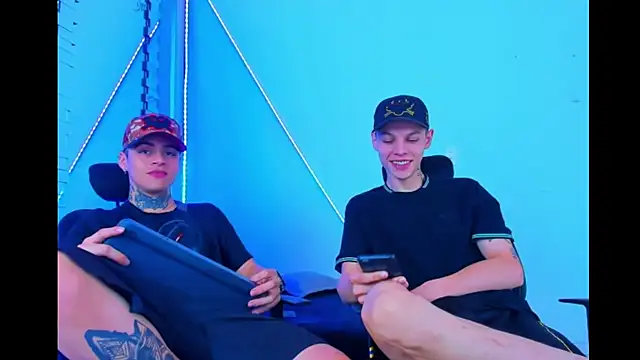 Snapshot of HOT_boy2025 chatting on September 21, 7:21 am HOT boy2025 online show from September 21, 7:21 am