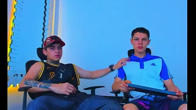 HOT boy2025 online show from November 30, 5:06 pm