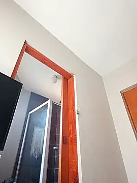 Snapshot of Mayo01_ chatting on October 16, 5:08 am Mayo01 online show from October 16, 5:08 am