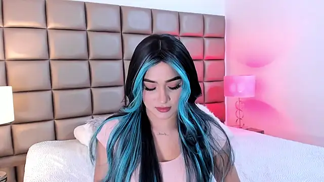 AnnyHizzle online show from February 3, 9:07 pm