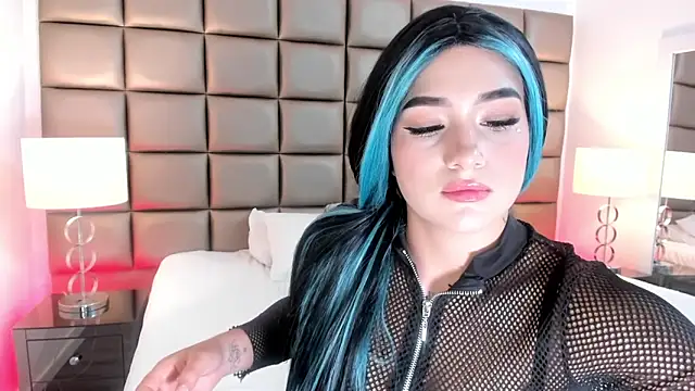 AnnyHizzle online show from March 16, 9:05 pm