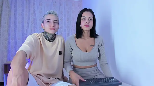 Tinny and Candy online show from December 3, 2:52 am