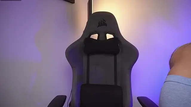 little-eli online show from October 25, 7:19 pm