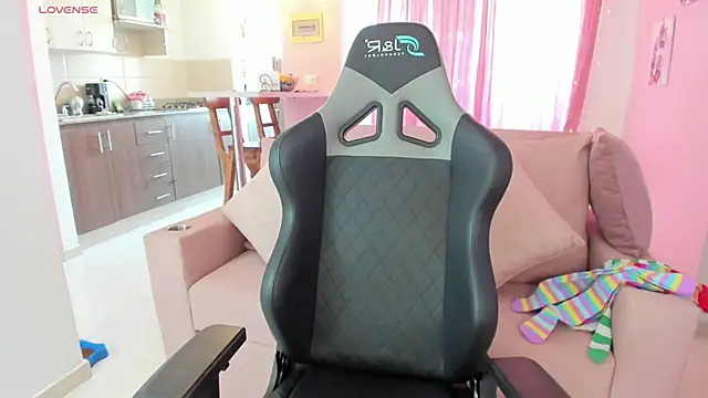 zoesullivan online show from January 6, 12:46 pm