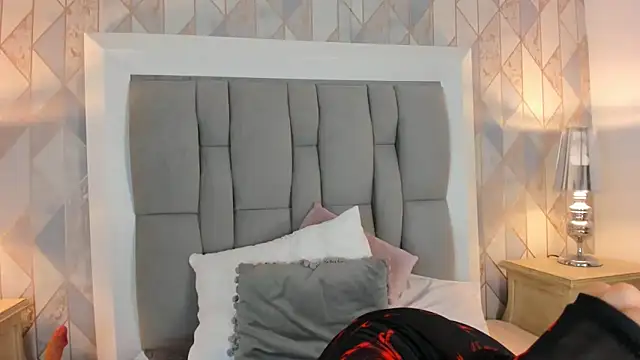 Snapshot of Ginger_Violetta_ chatting on December 4, 7:45 pm Ginger Violetta online show from December 4, 7:45 pm