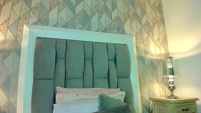 Snapshot of Ginger_Violetta_ chatting on December 23, 7:41 pm Ginger Violetta online show from December 23, 7:41 pm