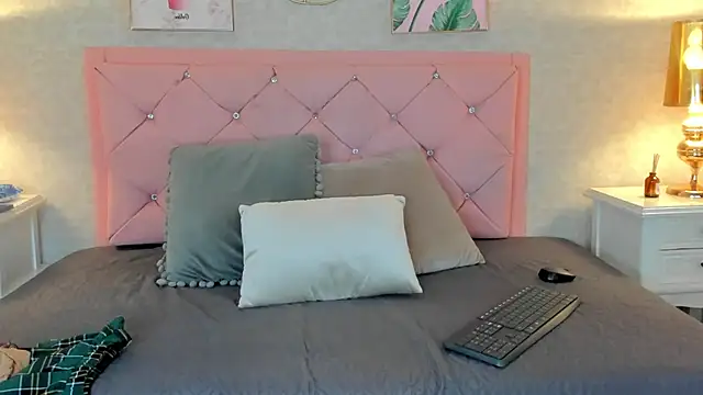 Snapshot of Ginger_Violetta_ chatting on February 1, 7:55 pm Ginger Violetta online show from February 1, 7:55 pm