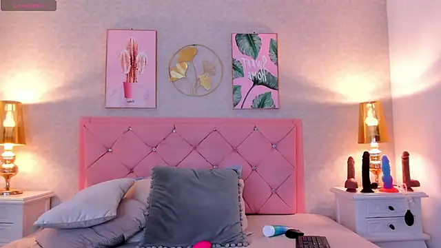 Snapshot of Ginger_Violetta_ chatting on February 6, 7:40 pm Ginger Violetta online show from February 6, 7:40 pm