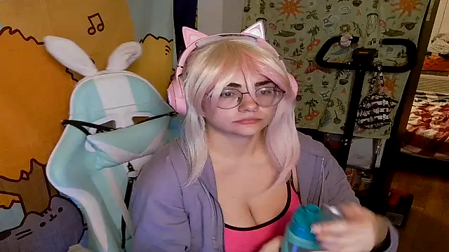 mochi rainbow online show from January 25, 2:15 am