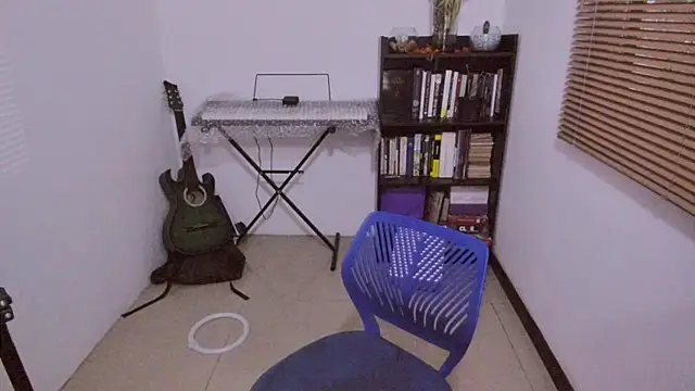 gigi stephans online show from April 4, 5:27 am