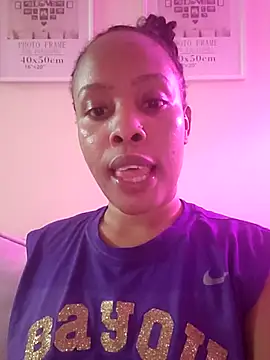 R-thequeen online show from May 15, 11:34 pm
