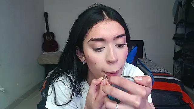 Julieta De Los Angeles online show from October 14, 4:41 pm