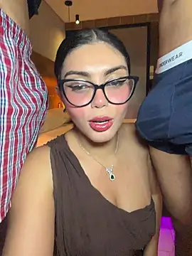 Snapshot of zui_lu chatting on January 12, 1:33 am zui lu online show from January 12, 1:33 am