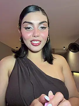 Snapshot of zui_lu chatting on February 1, 12:09 am zui lu online show from February 1, 12:09 am