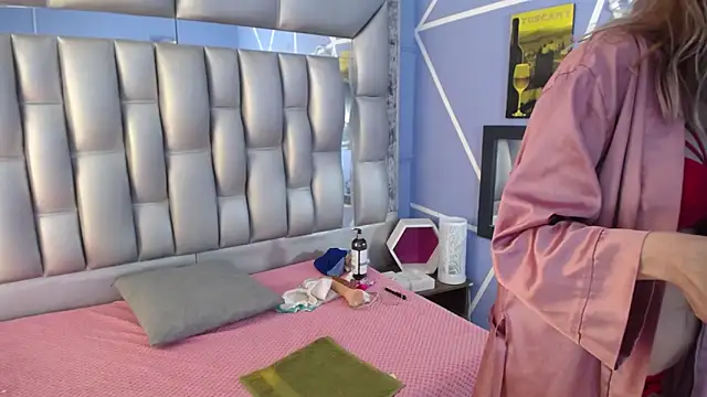 sophia ny online show from March 21, 4:51 pm