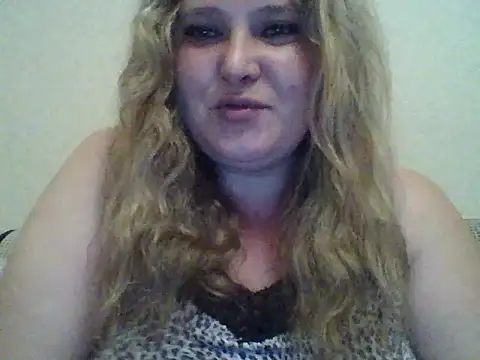 Snapshot of ParisMimi chatting on June 10, 9:14 pm ParisMimi online show from June 10, 9:14 pm