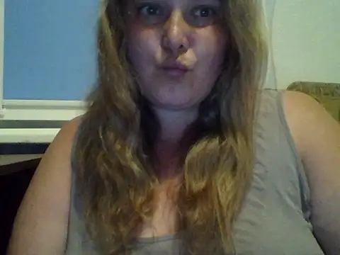 Snapshot of ParisMimi chatting on June 25, 11:31 pm ParisMimi online show from June 25, 11:31 pm