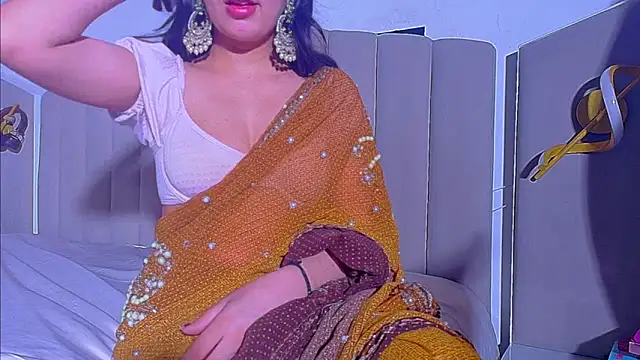 Snapshot of Aashika-Kaur chatting on January 8, 4:37 am Aashika-Kaur online show from January 8, 4:37 am