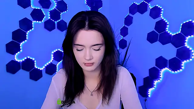 liana kisses online show from March 14, 8:14 pm