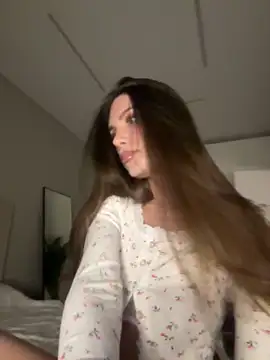 Snapshot of WildOrchid chatting on November 4, 8:41 pm WildOrchid online show from November 4, 8:41 pm