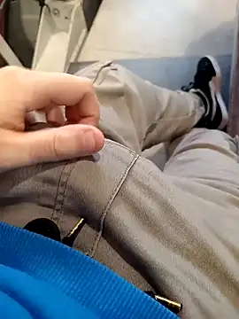 Snapshot of Durovoglioso2 chatting on February 21, 3:32 pm Durovoglioso2 online show from February 21, 3:32 pm