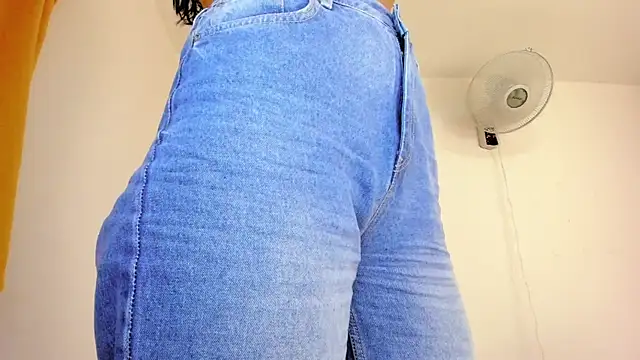 misstoya online show from February 17, 4:31 am