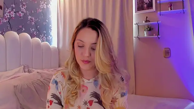 Snapshot of martinaaricci chatting on April 29, 6:14 pm martinaaricci online show from April 29, 6:14 pm