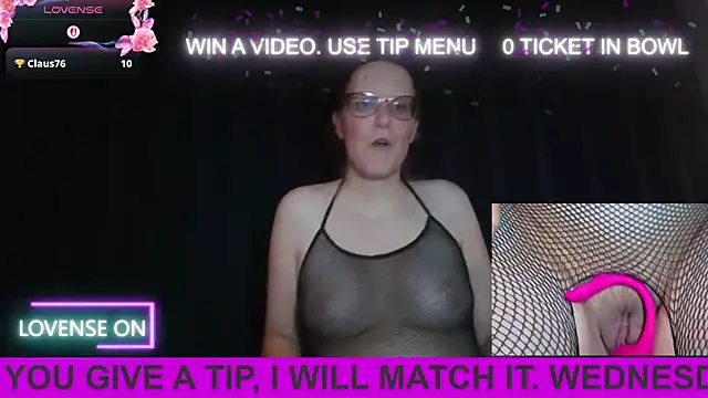 Snapshot of PernillaGirl chatting on September 17, 6:20 pm PernillaGirl online show from September 17, 6:20 pm