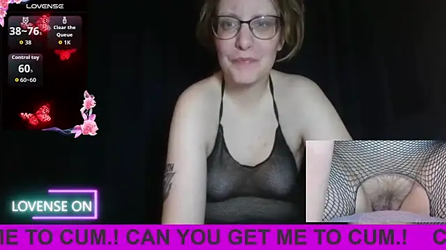 Snapshot of PernillaGirl chatting on February 1, 5:44 pm PernillaGirl online show from February 1, 5:44 pm