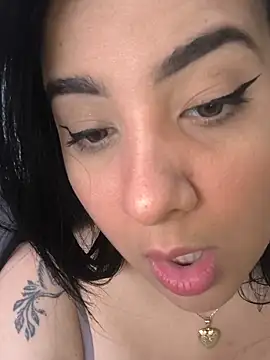 Snapshot of bigboobsrose1 chatting on June 8, 12:05 pm bigboobsrose1 online show from June 8, 12:05 pm
