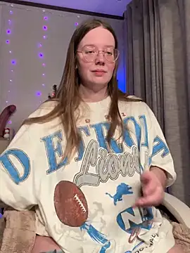 Sweetdee222x online show from December 6, 7:54 am