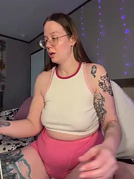 Sweetdee222x online show from February 2, 11:14 pm