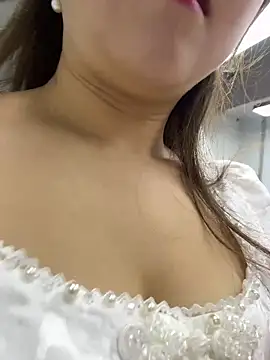 Efangfang online show from March 4, 6:15 am