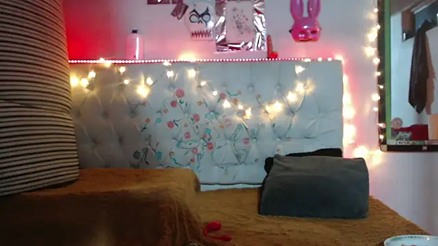 Snapshot of abbysuggar_ chatting on March 1, 4:26 am abbysuggar online show from March 1, 4:26 am