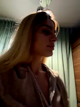 Snapshot of Jasmine_urPrincess chatting on October 17, 6:05 am Jasmine urPrincess online show from October 17, 6:05 am