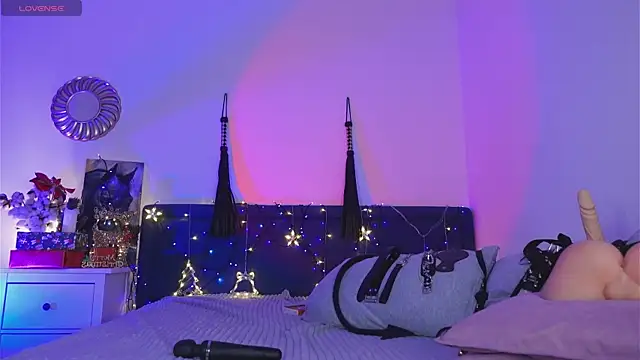 Snapshot of SindelDark chatting on December 27, 4:32 pm SindelDark online show from December 27, 4:32 pm