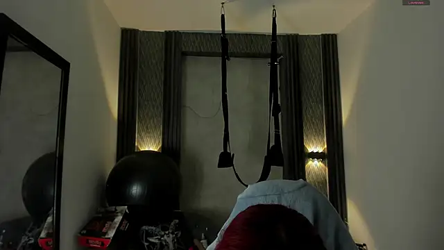 selene red  online show from October 7, 1:52 pm