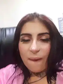 Snapshot of Bonnye_star chatting on December 21, 10:40 pm Bonnye star online show from December 21, 10:40 pm