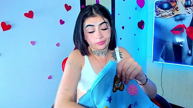 Snapshot of Bonnye_star chatting on February 26, 4:11 am Bonnye star online show from February 26, 4:11 am