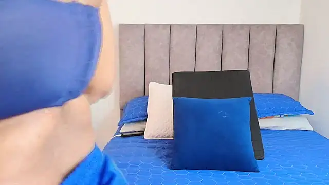 karina lewis  online show from January 29, 3:12 am