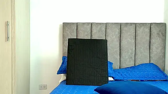 karina lewis  online show from October 17, 3:53 am