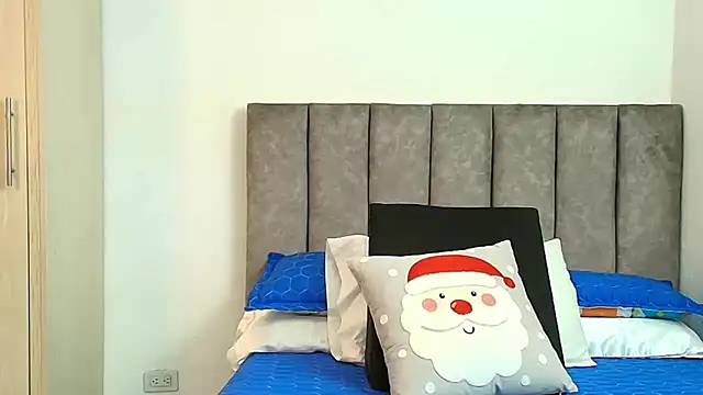 karina lewis  online show from December 15, 4:17 am