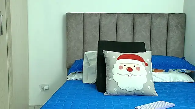 karina lewis  online show from December 18, 4:07 am