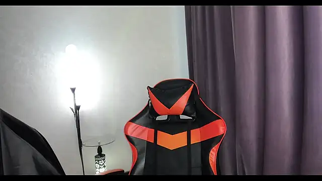 Snapshot of Missykitty01 chatting on February 13, 10:22 am Missykitty01 online show from February 13, 10:22 am