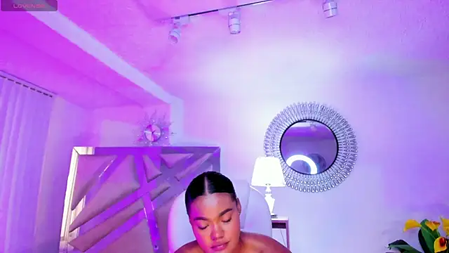 Snapshot of madisson_davon chatting on December 14, 5:36 pm madisson davon online show from December 14, 5:36 pm