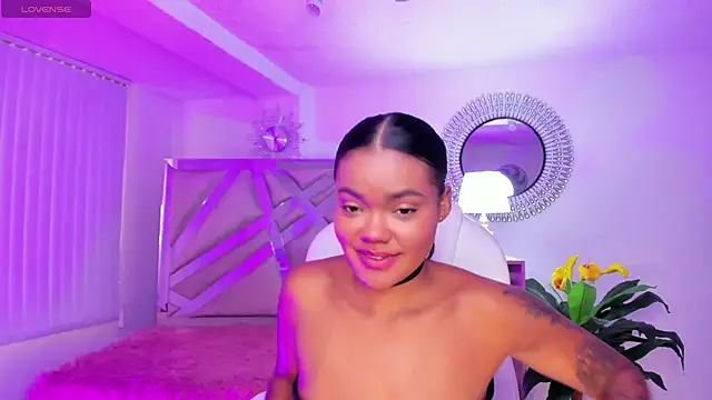 Snapshot of madisson_davon chatting on December 20, 4:57 pm madisson davon online show from December 20, 4:57 pm