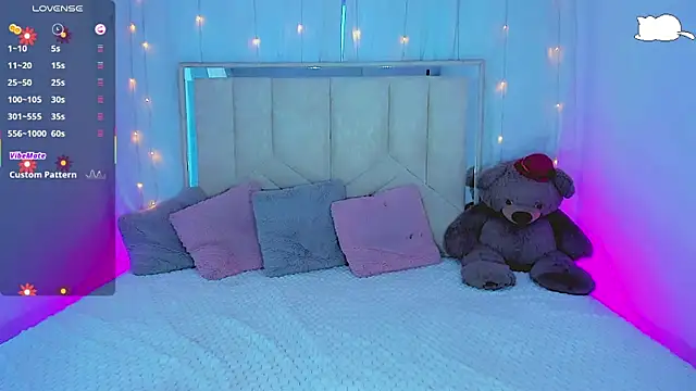 AlanaBekeer online show from April 11, 8:24 pm